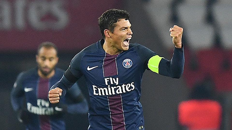Thiago Silva selebrasi usai membobol gawang Angers. - INDOSPORT